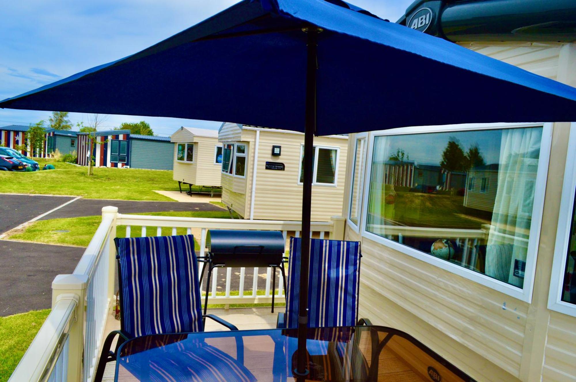 Luxury Hot Tub Caravan Lakes, 6 Berth, Dog & Pet Friendly Hébergement de vacances
