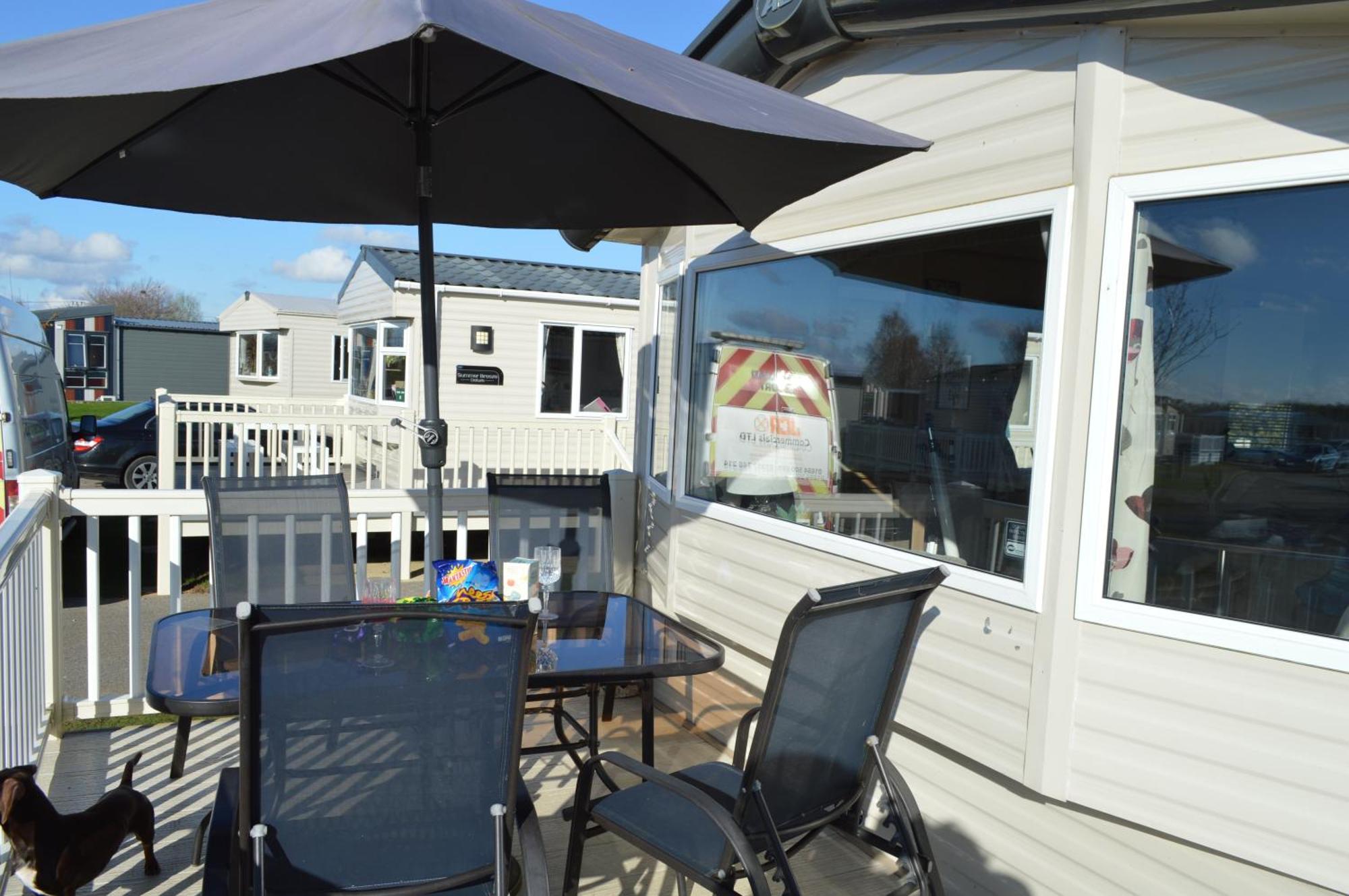Hébergement de vacances Luxury Hot Tub Caravan Lakes, 6 Berth, Dog & Pet Friendly